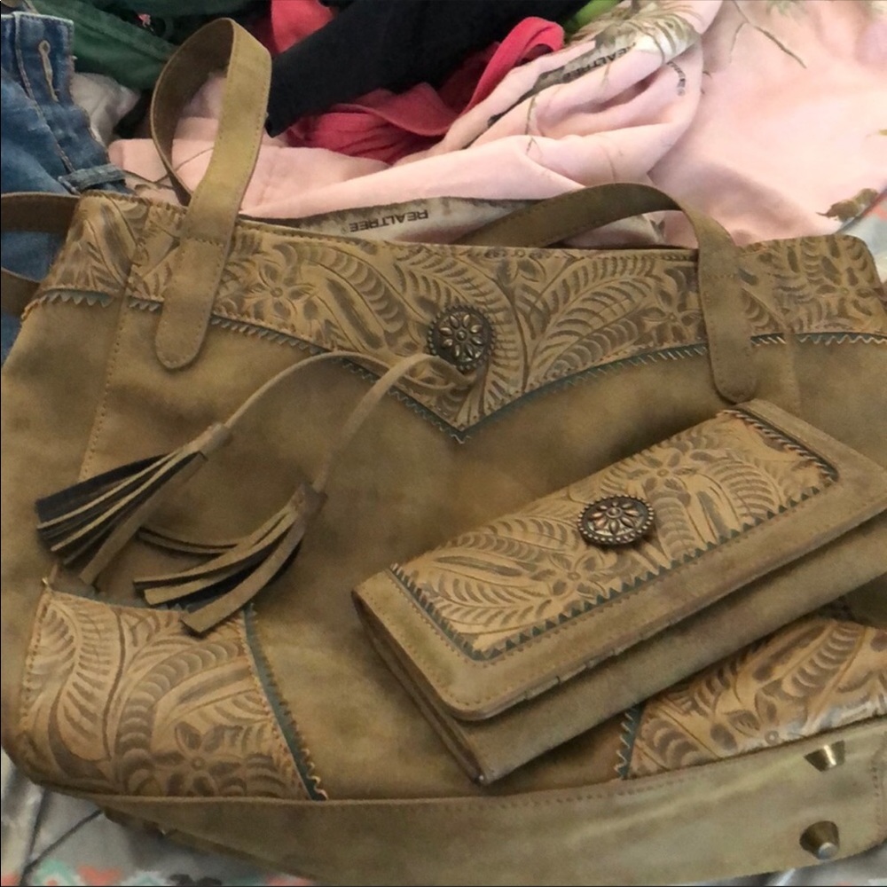 Purse and wallet set